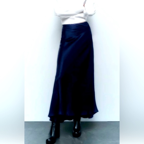 NWT Zara maxi satin skirt - Picture 2 of 6